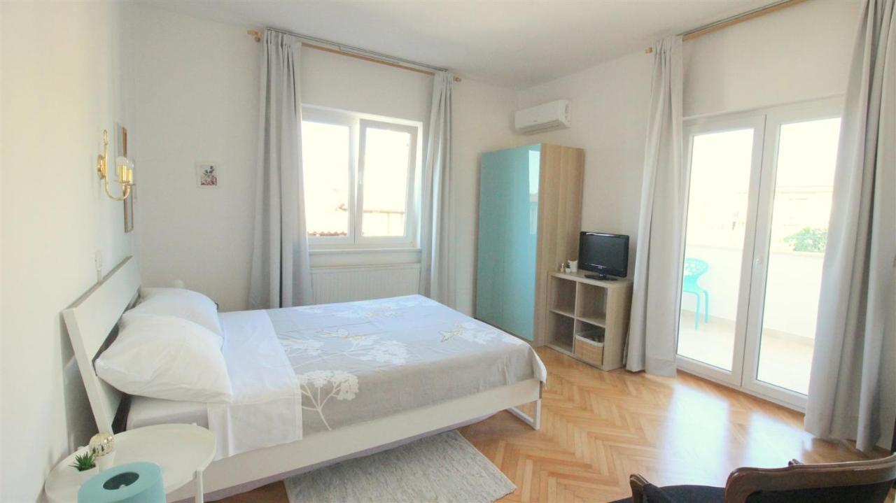 Tamaris, 600 M From The Beach Novigrad Istria Esterno foto